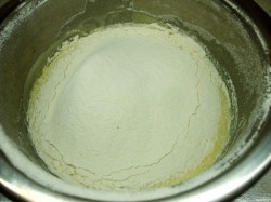 Торт в мультиварке со сгущенкой - шаг 5 Торт в мультиварке со сгущенкой - шаг 5