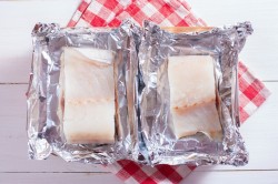 Филе трески, запеченное в духовке в фольге - шаг 1