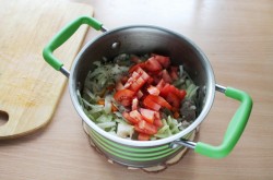 Тушеная капуста со свининой - шаг 9