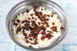 Творожная запеканка с крахмалом в духовке - шаг 4