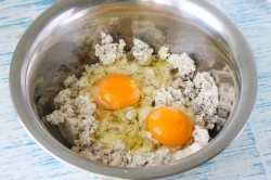 Творожная запеканка с крахмалом в духовке - шаг 5