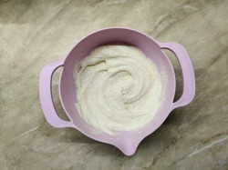 Творожная запеканка в микроволновке с манкой - шаг 4