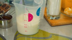 Творожно-апельсиновый торт со сметаной без выпечки - шаг 2 Творожно-апельсиновый торт со сметаной без выпечки - шаг 2