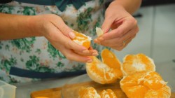 Творожно-апельсиновый торт со сметаной без выпечки - шаг 3 Творожно-апельсиновый торт со сметаной без выпечки - шаг 3