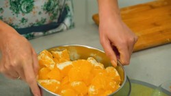 Творожно-апельсиновый торт со сметаной без выпечки - шаг 5 Творожно-апельсиновый торт со сметаной без выпечки - шаг 5