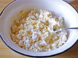 Творожно песочное тесто - шаг 3