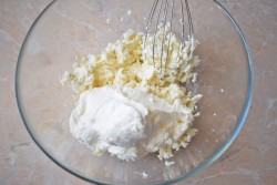 Творожно сметанный крем для торта - шаг 5 Творожно сметанный крем для торта - шаг 5