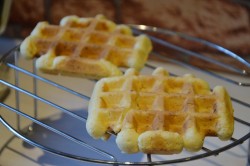 Венские вафли из творога - шаг 9