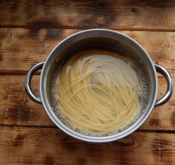 Удон со свининой и овощами в соусе терияки - шаг 9 Удон со свининой и овощами в соусе терияки - шаг 9