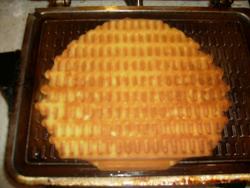 Вафли на яйцах сливочном масле в советской вафельнице - шаг 12