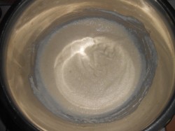 Ванильный манник на кефире без муки с кремом из сметаны - шаг 2