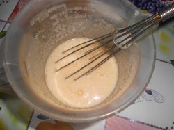 Ванильный манник на кефире без муки с кремом из сметаны - шаг 3