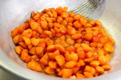 Варенье из абрикосов с ядрышками из косточек на зиму - шаг 4 Варенье из абрикосов с ядрышками из косточек на зиму - шаг 4