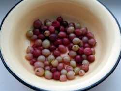 Варенье из крыжовника с апельсином на зиму через мясорубку - шаг 2