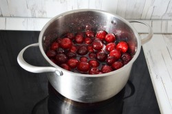 Варенье из черешни с косточкой на зиму. 2 способа - шаг 4 Варенье из черешни с косточкой на зиму. 2 способа - шаг 4