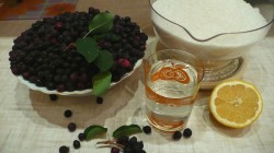 Варенье из ирги с лимоном на зиму - шаг 1