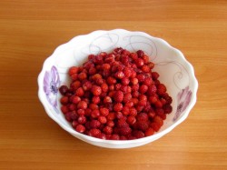 Варенье из лесной земляники пятиминутка на зиму - шаг 2