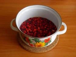 Варенье из лесной земляники пятиминутка на зиму - шаг 5