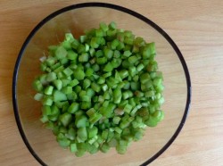 Варенье из ревеня с апельсином на зиму - шаг 1