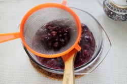 Варенье из винограда с косточками на зиму - шаг 4 Варенье из винограда с косточками на зиму - шаг 4