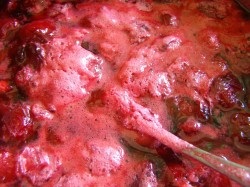 Простое варенье из вишни с косточкой - шаг 7