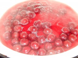 Варенье из вишни с косточками с желатином - шаг 5 Варенье из вишни с косточками с желатином - шаг 5