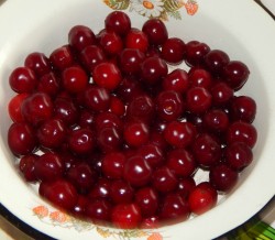 Варенье из войлочной вишни с косточками - шаг 2 Варенье из войлочной вишни с косточками - шаг 2