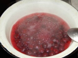 Варенье из войлочной вишни с косточками - шаг 4 Варенье из войлочной вишни с косточками - шаг 4