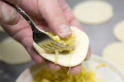 Вареники с картошкой и квашеной капустой - шаг 11 Вареники с картошкой и квашеной капустой - шаг 11