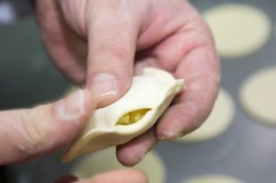 Вареники с картошкой и квашеной капустой - шаг 12 Вареники с картошкой и квашеной капустой - шаг 12