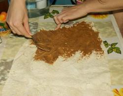 Рулет с бананом Весёлая обезьянка - шаг 2