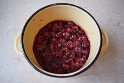 Вишневое варенье без косточек на зиму - шаг 3 Вишневое варенье без косточек на зиму - шаг 3