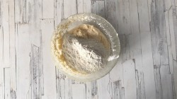 Вишневый пирог с замороженной вишней - шаг 6