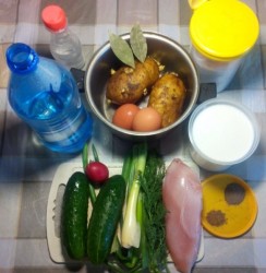 Вкусная окрошка с курицей на кефире - шаг 1 Вкусная окрошка с курицей на кефире - шаг 1