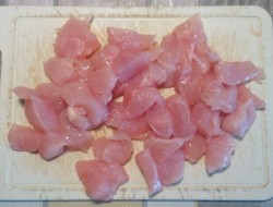 Вкусная окрошка с курицей на кефире - шаг 2 Вкусная окрошка с курицей на кефире - шаг 2