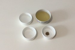 Вкусная заправка для овощного салата - шаг 1