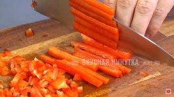 Абрикосовый кисло-сладкий соус на зиму за 5 минут - шаг 2