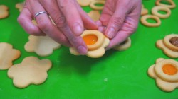 Двойное песочное печенье с вареньем - шаг 17 Двойное песочное печенье с вареньем - шаг 17