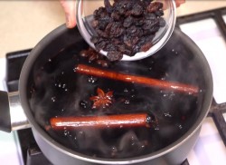 Фруктовый глинтвейн с красным вином и коньяком - шаг 10 Фруктовый глинтвейн с красным вином и коньяком - шаг 10