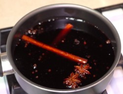 Фруктовый глинтвейн с красным вином и коньяком - шаг 8 Фруктовый глинтвейн с красным вином и коньяком - шаг 8