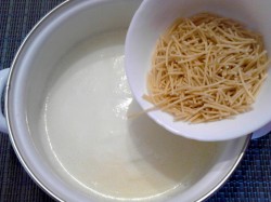 Молочный суп с лапшой - шаг 5 Молочный суп с лапшой - шаг 5