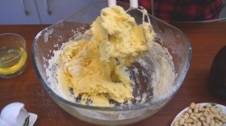 Песочный торт с арахисом и грецкими орехами - шаг 10 Песочный торт с арахисом и грецкими орехами - шаг 10