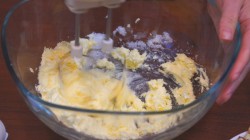 Песочный торт с арахисом и грецкими орехами - шаг 3 Песочный торт с арахисом и грецкими орехами - шаг 3