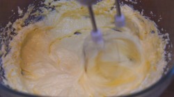 Песочный торт с арахисом и грецкими орехами - шаг 5 Песочный торт с арахисом и грецкими орехами - шаг 5