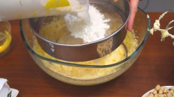 Песочный торт с арахисом и грецкими орехами - шаг 6 Песочный торт с арахисом и грецкими орехами - шаг 6