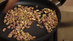 Восточные сладости нуга с орехами - шаг 1 Восточные сладости нуга с орехами - шаг 1