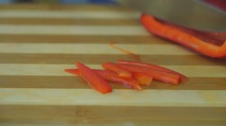 Восточный овощной салат с куриной грудкой - шаг 3 Восточный овощной салат с куриной грудкой - шаг 3