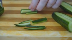 Восточный овощной салат с куриной грудкой - шаг 4 Восточный овощной салат с куриной грудкой - шаг 4