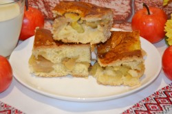 Воздушный пирог с начинкой яблоками - шаг 13