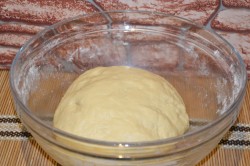 Воздушный пирог с начинкой яблоками - шаг 6